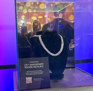 125th Anniversary Riviere Necklace, expuesto en la Gran Gala de Mundo Deportivo 125th Anniversary Riviere Necklace, expuesto en la Gran Gala de Mundo Deportivo
